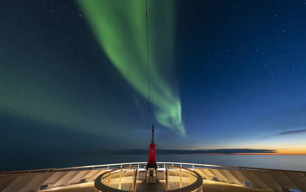 Hurtigruten MS Roald Amundsen Observation Deck 5.JPG